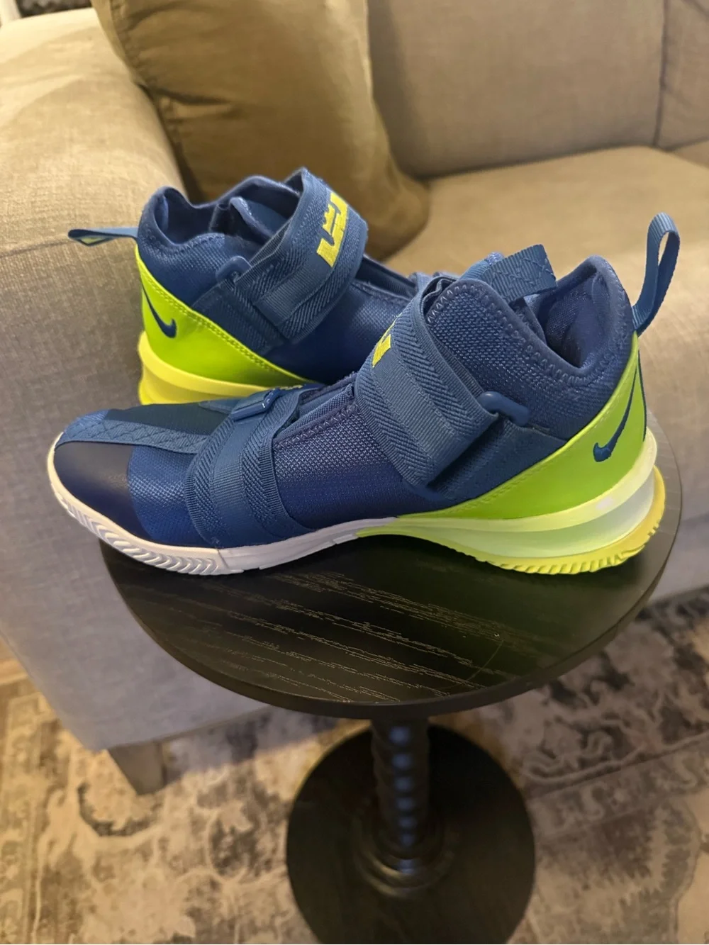 Nike LeBron Soldier XII GS Blue Volt Size 6.5 Youth Basketball Shoes AR7585-400